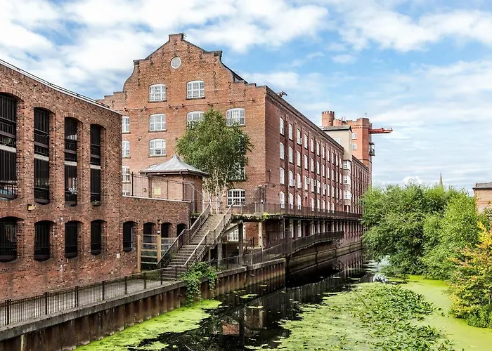 Chic One Bed Apartment- City Living In Converted Cocoa Warehouse York Parking