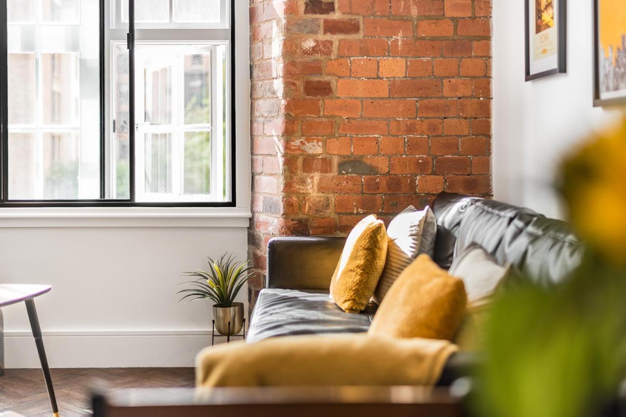 Chic One Bed Apartment- Living In Converted Cocoa Warehouse Parking Апартаменты